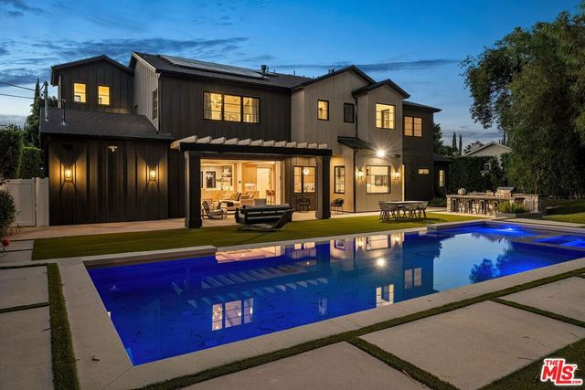 5124 Calvin Avenue, Los Angeles, CA 91356