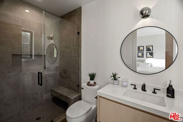 5124 Calvin Avenue, Los Angeles, CA 91356