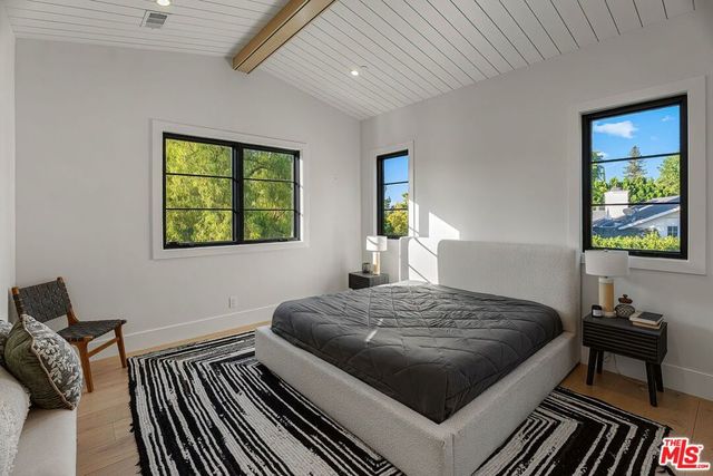 5124 Calvin Avenue, Los Angeles, CA 91356