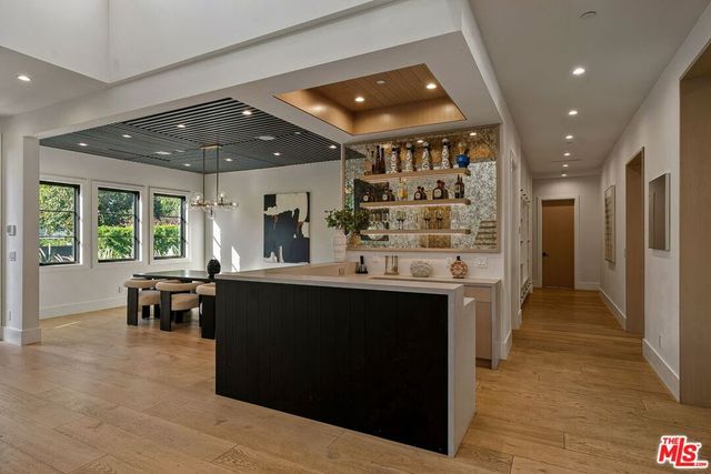 5124 Calvin Avenue, Los Angeles, CA 91356