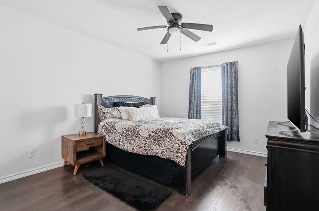 832 N Atkerson Lane, Euless, TX 76040