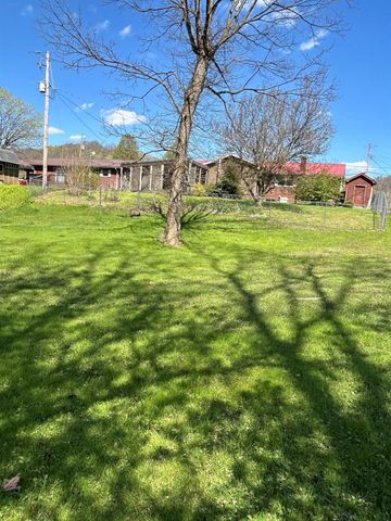 60 Garrett Drive, Wayne, WV 25570