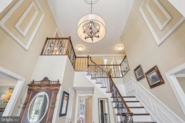 11186 LONGWOOD GROVE DR, Reston, VA 20194