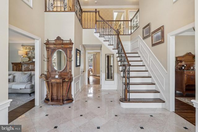 11186 LONGWOOD GROVE DR, Reston, VA 20194