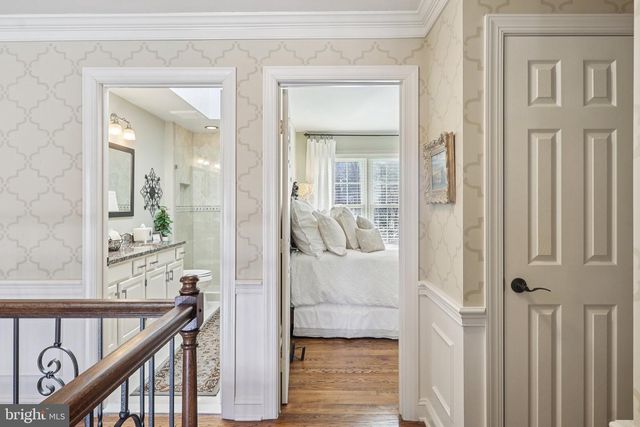 11186 LONGWOOD GROVE DR, Reston, VA 20194