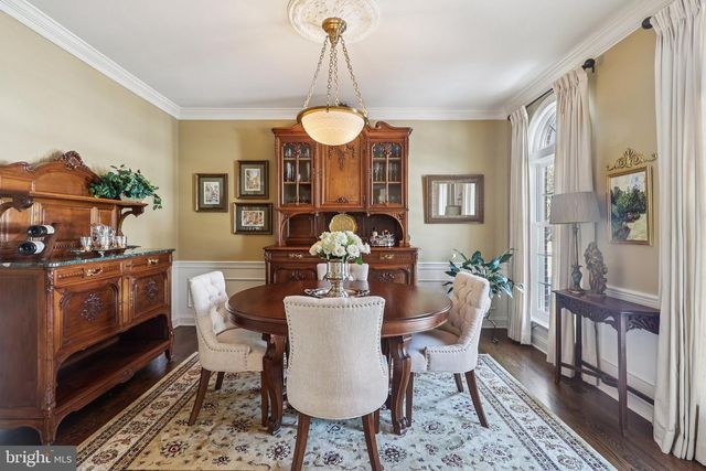 11186 LONGWOOD GROVE DR, Reston, VA 20194