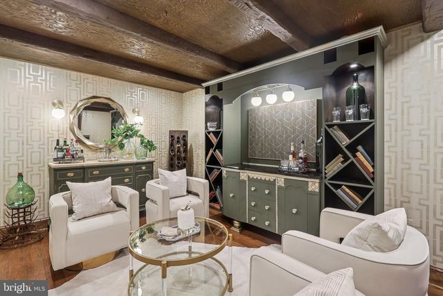 11186 LONGWOOD GROVE DR, Reston, VA 20194