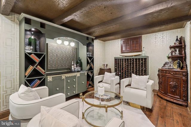 11186 LONGWOOD GROVE DR, Reston, VA 20194