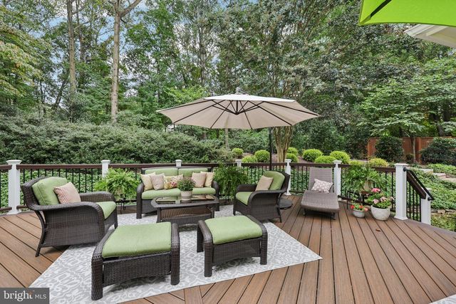 11186 LONGWOOD GROVE DR, Reston, VA 20194