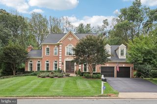 11186 LONGWOOD GROVE DR, Reston, VA 20194