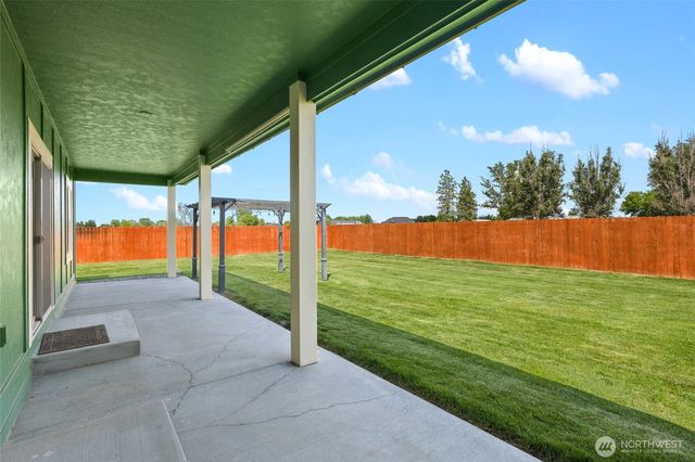 121 Scenic Drive NE, Moses Lake, WA 98837