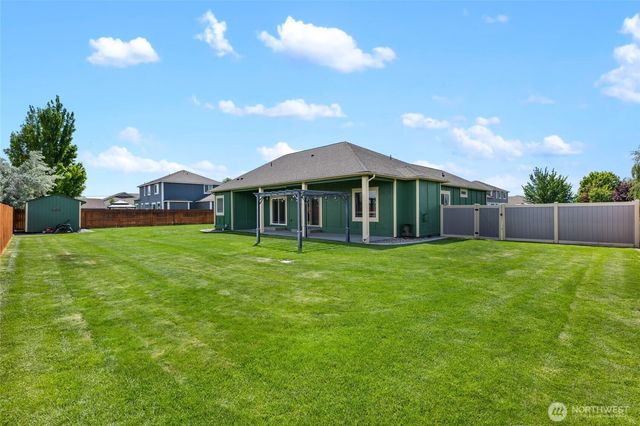 121 Scenic Drive NE, Moses Lake, WA 98837
