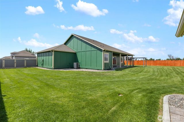 121 Scenic Drive NE, Moses Lake, WA 98837