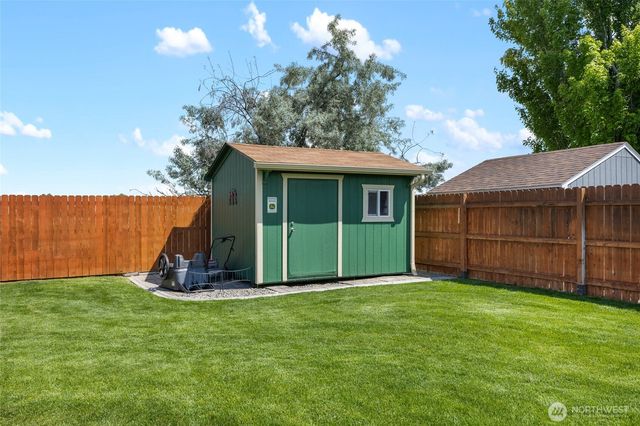 121 Scenic Drive NE, Moses Lake, WA 98837