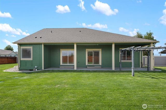 121 Scenic Drive NE, Moses Lake, WA 98837
