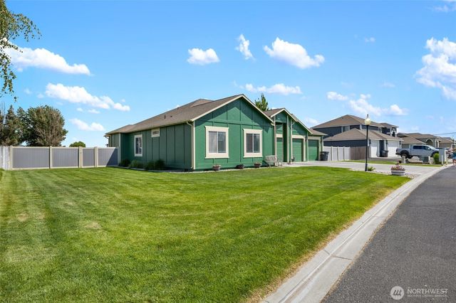 121 Scenic Drive NE, Moses Lake, WA 98837