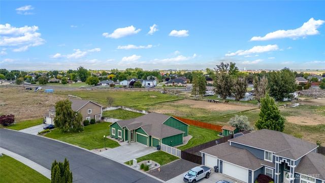 121 Scenic Drive NE, Moses Lake, WA 98837