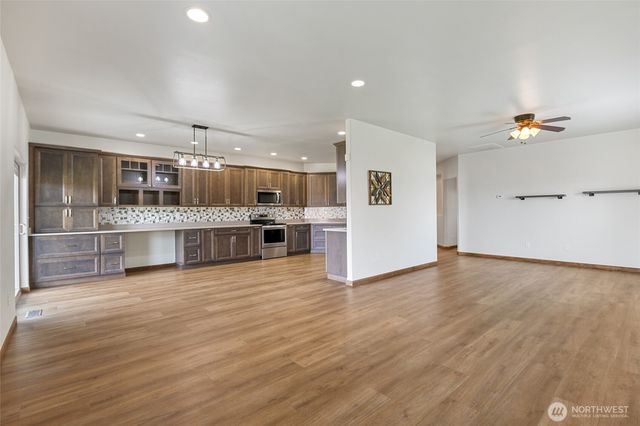 121 Scenic Drive NE, Moses Lake, WA 98837