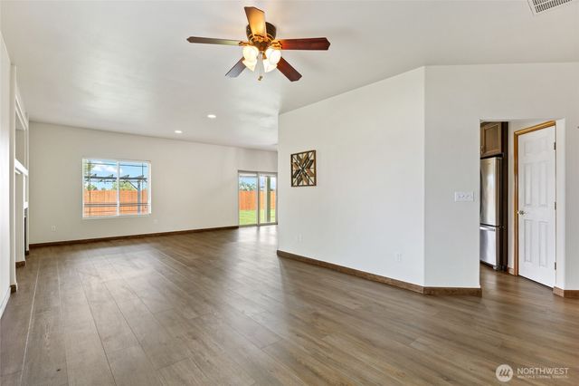 121 Scenic Drive NE, Moses Lake, WA 98837
