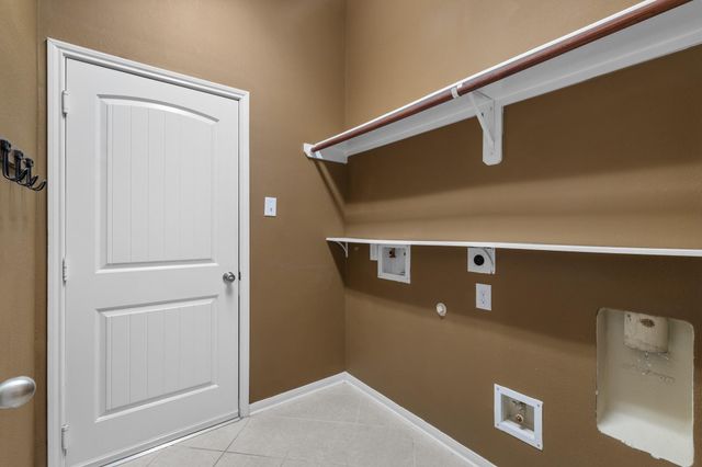 1501 Brook Hollow Drive, Pearland, TX 77581