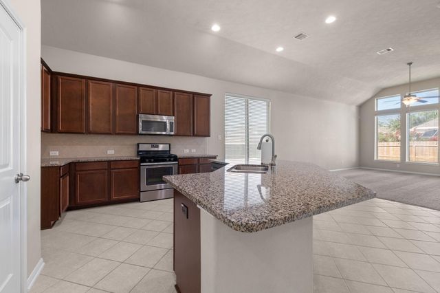1501 Brook Hollow Drive, Pearland, TX 77581