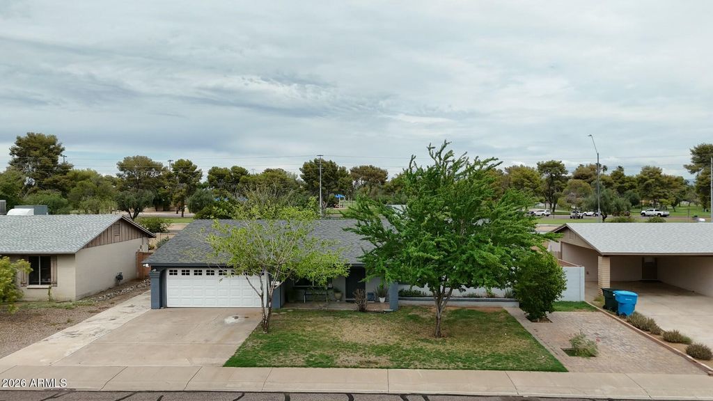 3458 E SHAW BUTTE Drive, Phoenix, AZ 85028 — photo 2