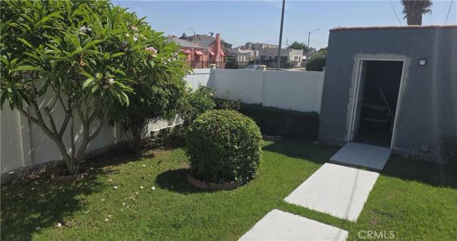 1902 W 65th, Los Angeles, CA 90047