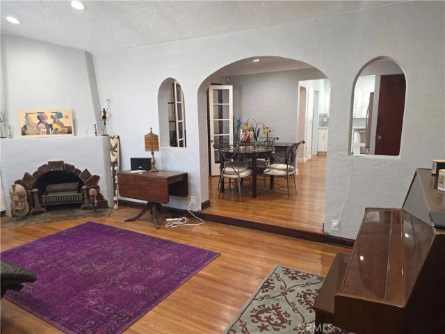 1902 W 65th, Los Angeles, CA 90047