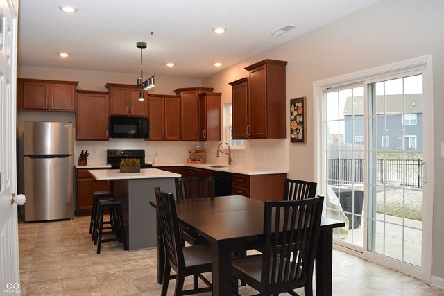 5323 Maywood Drive, Whitestown, IN 46075