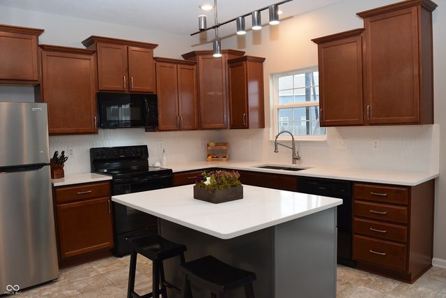 5323 Maywood Drive, Whitestown, IN 46075