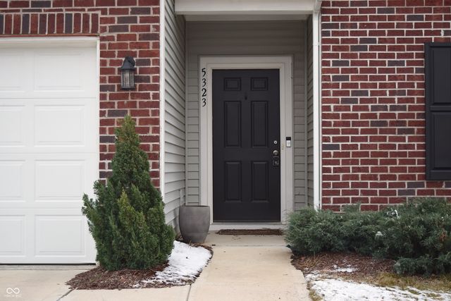 5323 Maywood Drive, Whitestown, IN 46075