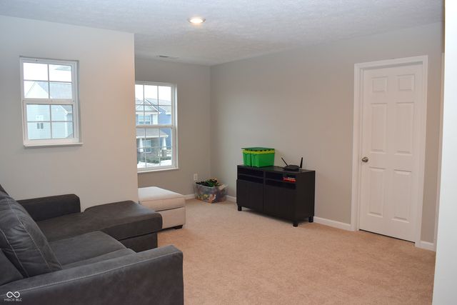 5323 Maywood Drive, Whitestown, IN 46075