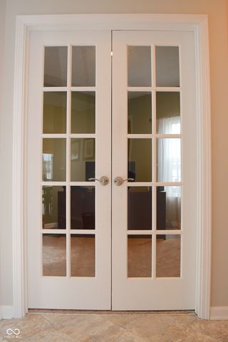 5323 Maywood Drive, Whitestown, IN 46075