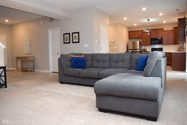 5323 Maywood Drive, Whitestown, IN 46075