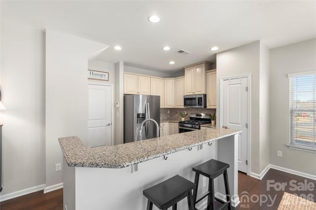 1845 Fleetwood Drive, Charlotte, NC 28208