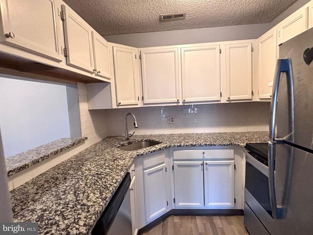 4810B ABERDEEN DR, Mount Laurel, NJ 08054