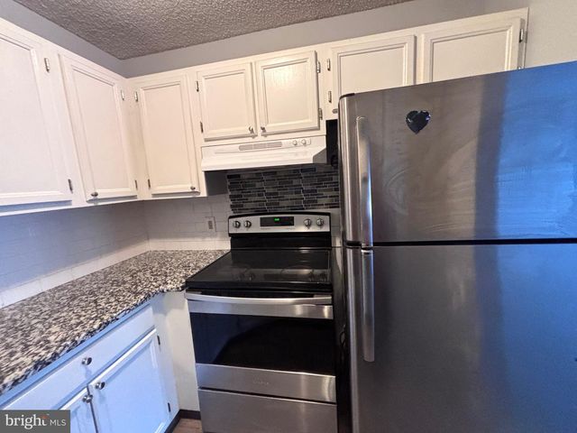 4810B ABERDEEN DR, Mount Laurel, NJ 08054