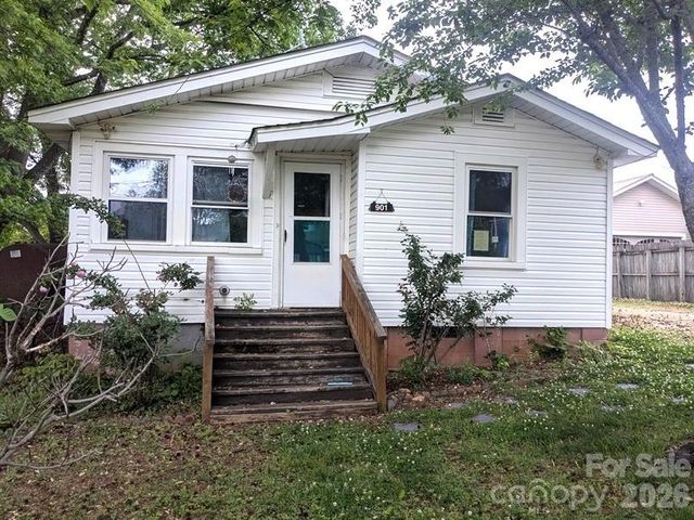 901 State Street Ext, Marion, NC 28752