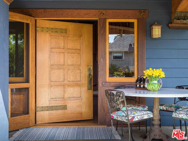 1716 S Hobart Boulevard, Los Angeles, CA 90006