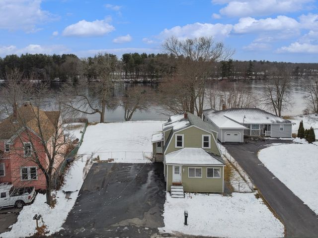 514 Lowell St, Methuen, MA 01844