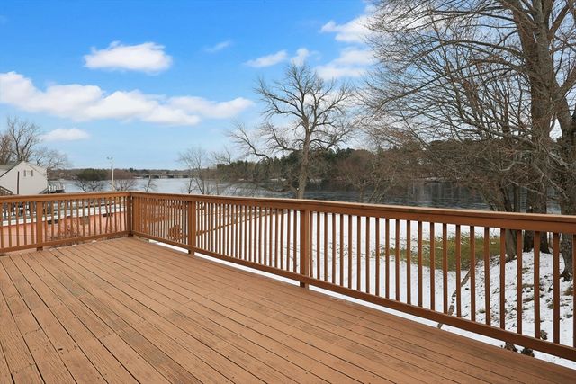 514 Lowell St, Methuen, MA 01844