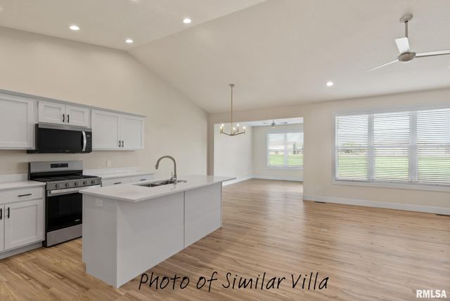 37 FRANK Court, Le Claire, IA 52753