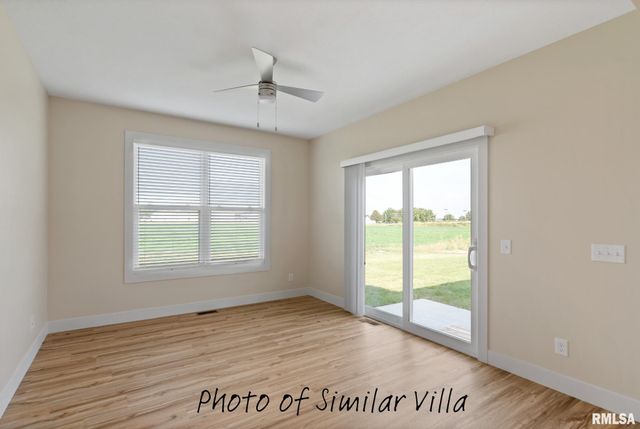 37 FRANK Court, Le Claire, IA 52753