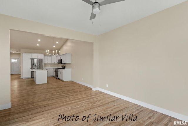 37 FRANK Court, Le Claire, IA 52753