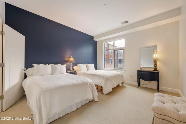 324 E Main St 401, Louisville, KY 40202