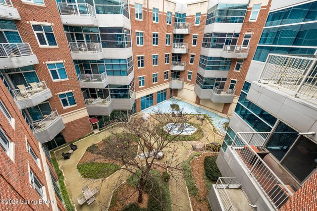 324 E Main St 401, Louisville, KY 40202