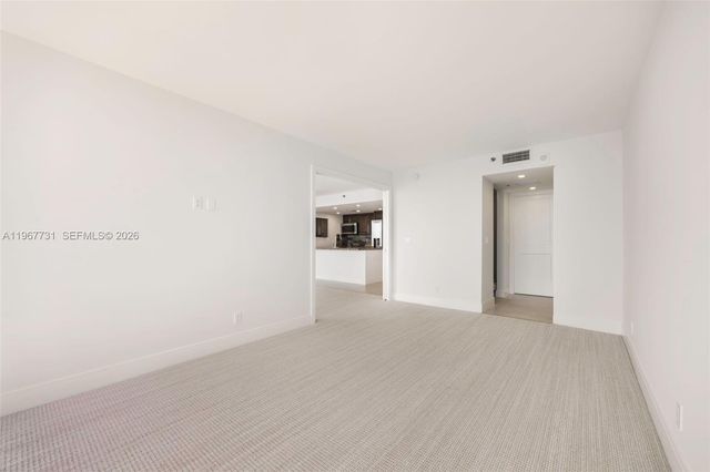 7601 E Treasure Dr 2319, North Bay Village, FL 33141