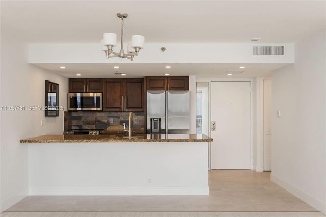 7601 E Treasure Dr 2319, North Bay Village, FL 33141