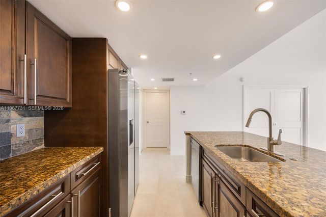 7601 E Treasure Dr 2319, North Bay Village, FL 33141