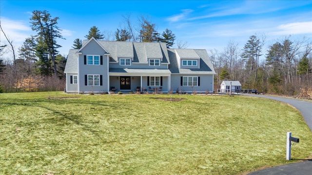 24 Brady Circle, Plaistow, NH 03865